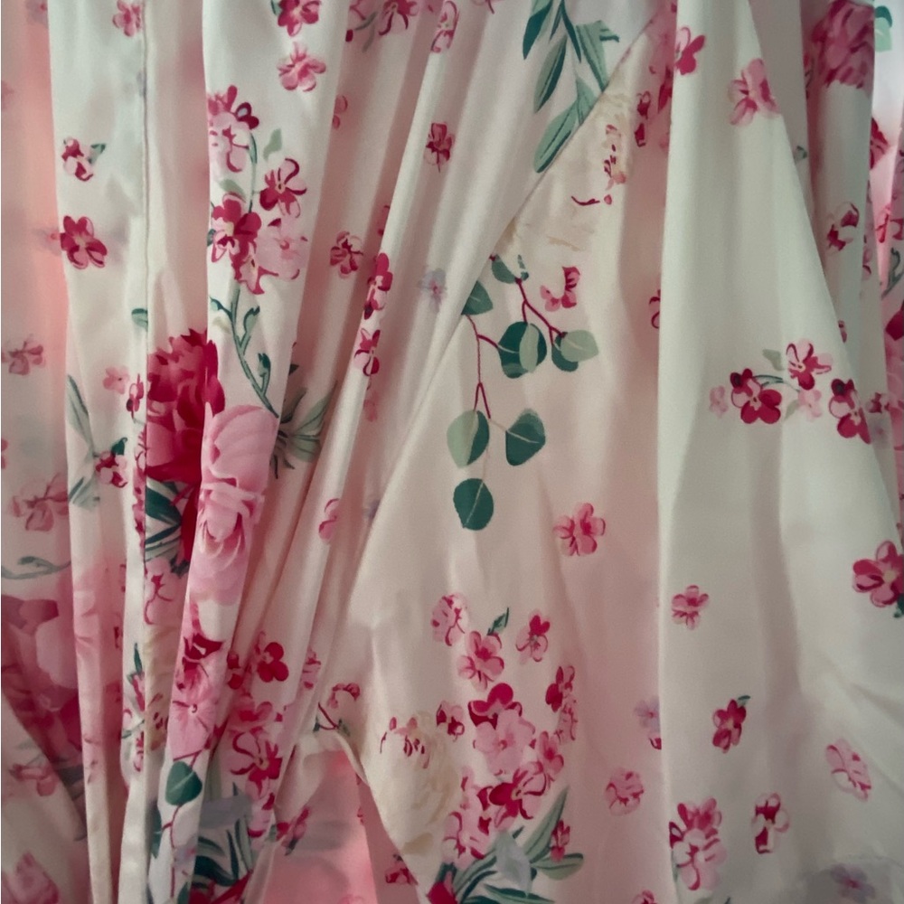 3 Icing Pink Floral Robes - Picture 2 of 3
